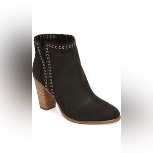 EUC Vince Camuto Suede Finchie Bootie Sz 9